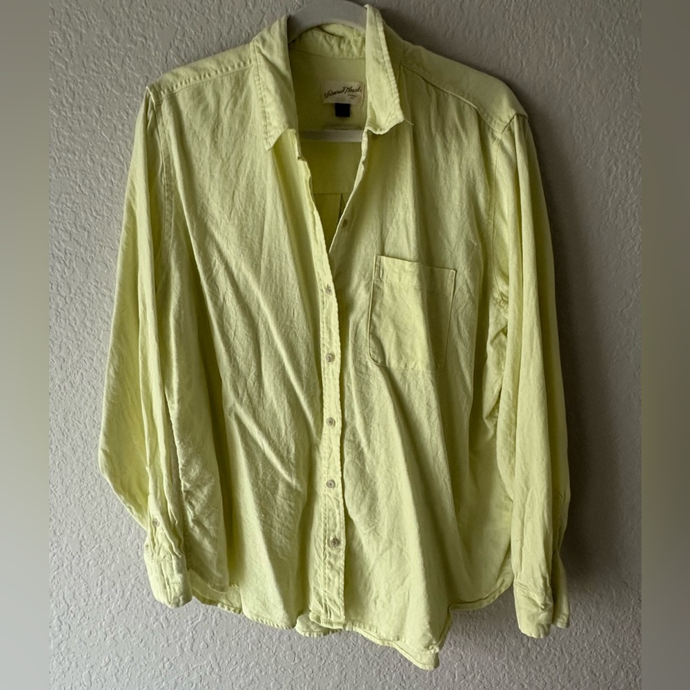 Universal Thread Neon Yellow Green Button Down Shirt Relaxed Fit L